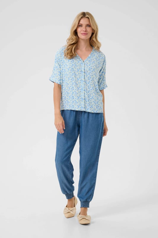 Baggy fit,Korte lengte,Korte mouwen  Fijne was 30°, niet bleken, niet in de droger drogen, Druipnat ophangen in de schaduw, koud strijken max. 110° C, Droogreiniging  100% Viscose (LENZING™ ECOVERO™)