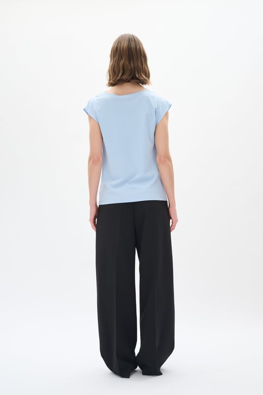 Fijne was 30°, niet bleken, niet in de droger drogen, Liggend laten drogen., koud strijken max. 110° C, Droogreiniging  59% Viscose,36% Polyamide,5% Elastaan