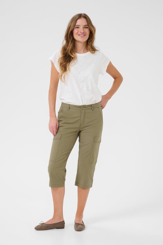 Regular fit,Halfhoge taille,Onder de knie  Wassen op 30°, niet bleken, niet in de droger drogen, Druipnat ophangen in de schaduw, koud strijken max. 110° C, Chemisch laten reinigen.  98% Katoen,2% Elastaan