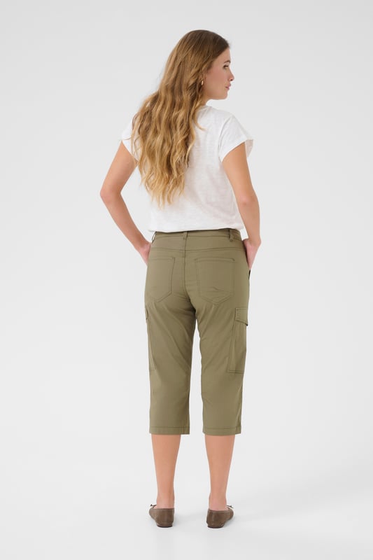 Regular fit,Halfhoge taille,Onder de knie  Wassen op 30°, niet bleken, niet in de droger drogen, Druipnat ophangen in de schaduw, koud strijken max. 110° C, Chemisch laten reinigen.  98% Katoen,2% Elastaan