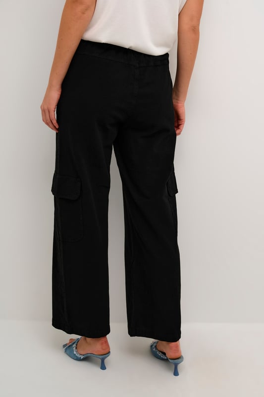Relaxed fit,Hohe Taille,Lang,Weite leg  30° waschbar, Nicht bleichen, Trocknen im Trockner schonend, Tropnass aufhängen im Schatten, Warm bügeln max. 150° C, Trockenreinigung  100% Baumwolle