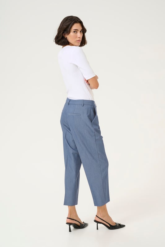 Casual fit,Hohe Taille,Knöchellänge,Gerade  30° waschbar, Nicht bleichen, Nicht im Trockner trocknen, Tropnass aufhängen im Schatten, Kalt bügeln max. 110° C, Trockenreinigung  77% Polyester (Recycelt),18% Viskose,5% Elasthan