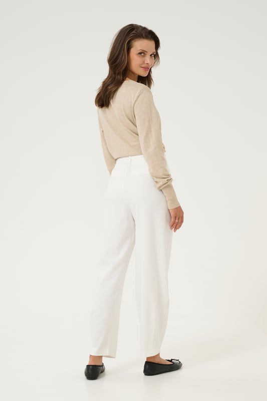 Regular fit,Hoge taille,Cropped lengte,Straight  Wassen op 30°, niet bleken, niet in de droger drogen, Druipnat ophangen in de schaduw, koud strijken max. 110° C, Droogreiniging  64% Polyester (Gerecycled),33% Viscose,3% Elastaan