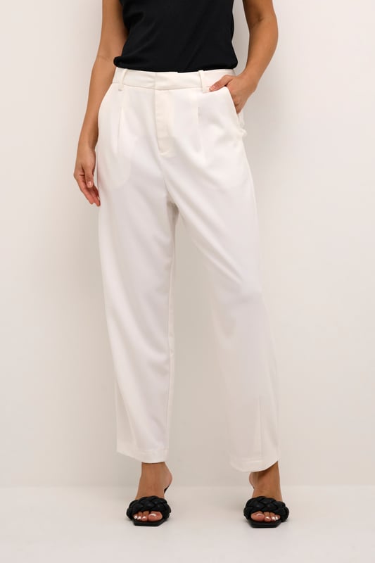 Regular fit,Hoge taille,Cropped lengte,Straight  Wassen op 30°, niet bleken, niet in de droger drogen, Druipnat ophangen in de schaduw, koud strijken max. 110° C, Droogreiniging  64% Polyester (Gerecycled),33% Viscose,3% Elastaan