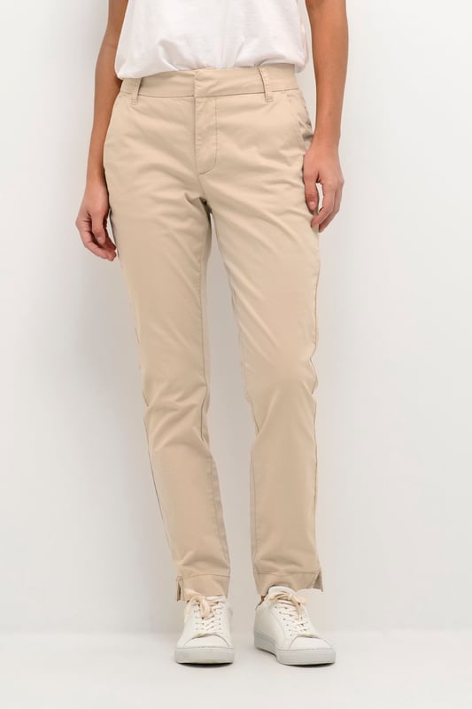 Regular fit,Regular taille,7/8 lengte,Slim  Fijne was 30°, niet bleken, niet in de droger drogen, Druipnat ophangen in de schaduw, koud strijken max. 110° C, Droogreiniging  98% Katoen,2% Elastaan