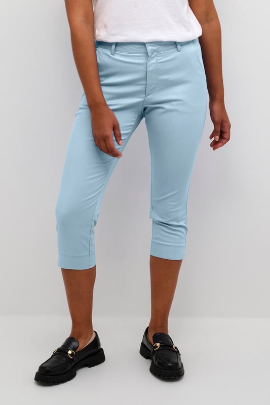 Regular fit,Midi-Länge  Schonwäsche 30°, Nicht bleichen, Nicht im Trockner trocknen, Tropnass aufhängen im Schatten, Kalt bügeln max. 110° C, Trockenreinigung  38% Polyester,30% Baumwolle,30% Viskose,2% Elasthan