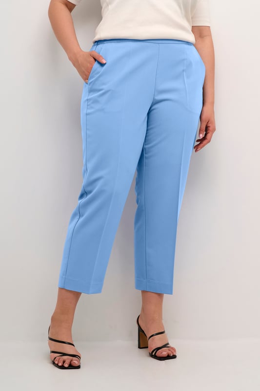 Regular fit,Elastische Taille,Knöchellänge,Gerade  30° waschbar, Nicht bleichen, Nicht im Trockner trocknen, Tropnass aufhängen im Schatten, Kalt bügeln max. 110° C, Trockenreinigung  77% Polyester (Recycelt),18% Viskose,5% Elasthan