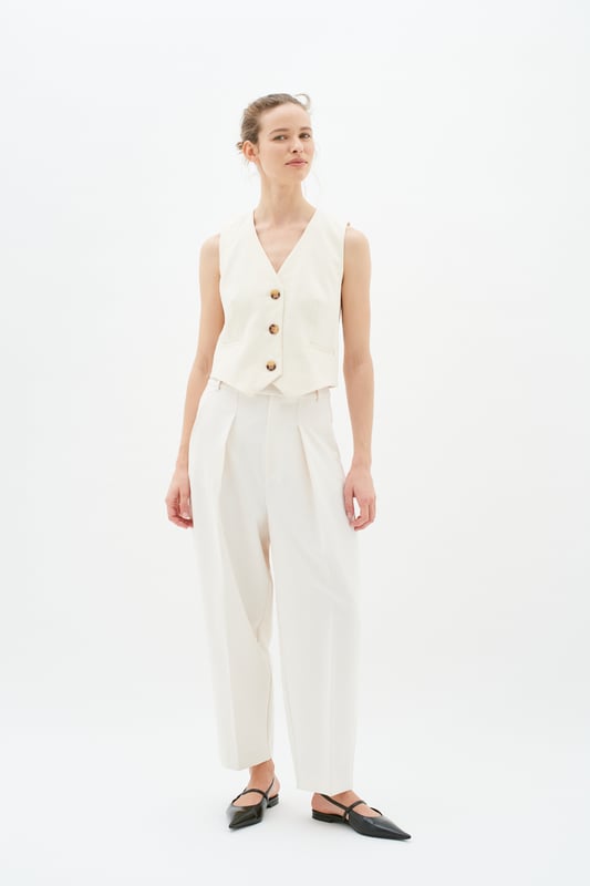 Mittlere Taille,Knöchellänge,Curved Leg  Schonwäsche 30°, Nicht bleichen, Nicht im Trockner trocknen, Tropnass aufhängen, Kalt bügeln max. 110° C, Trockenreinigung  39% Polyester (REPREVE®),34% Polyester,23% Viskose,4% Elasthan