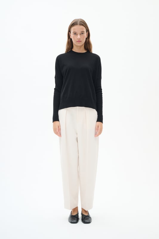 Mittlere Taille,Knöchellänge,Curved Leg  Schonwäsche 30°, Nicht bleichen, Nicht im Trockner trocknen, Tropnass aufhängen, Kalt bügeln max. 110° C, Trockenreinigung  39% Polyester (REPREVE®),34% Polyester,23% Viskose,4% Elasthan