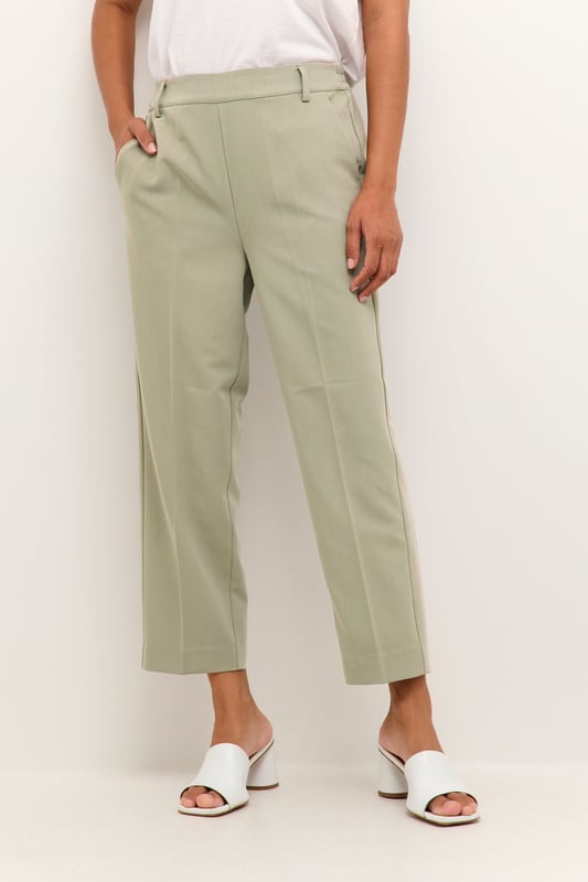 Casual fit,Hohe Taille,Knöchellänge,Gerade  30° waschbar, Nicht bleichen, Nicht im Trockner trocknen, Tropnass aufhängen im Schatten, Kalt bügeln max. 110° C, Trockenreinigung  77% Polyester (Recycelt),18% Viskose,5% Elasthan