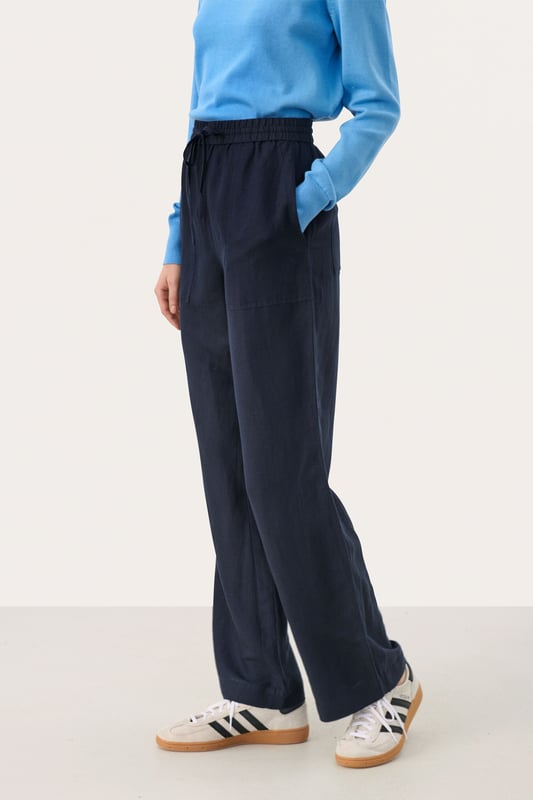 Casual fit,Regular taille,Lange lengte,Straight  Fijne was 30°, niet bleken, niet in de droger drogen, Druipnat ophangen in de schaduw, koud strijken max. 110° C, Droogreiniging  50% Linnen,50% Viscose (LENZING™ ECOVERO™)