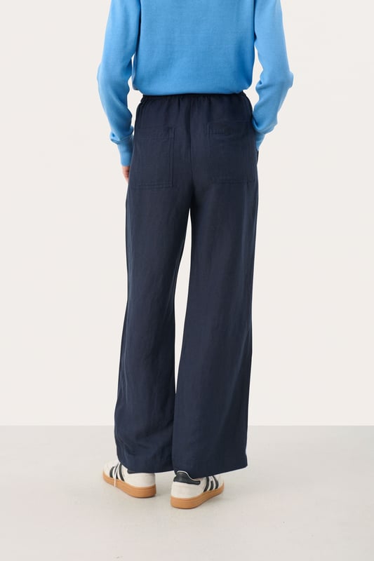Casual fit,Regular taille,Lange lengte,Straight  Fijne was 30°, niet bleken, niet in de droger drogen, Druipnat ophangen in de schaduw, koud strijken max. 110° C, Droogreiniging  50% Linnen,50% Viscose (LENZING™ ECOVERO™)