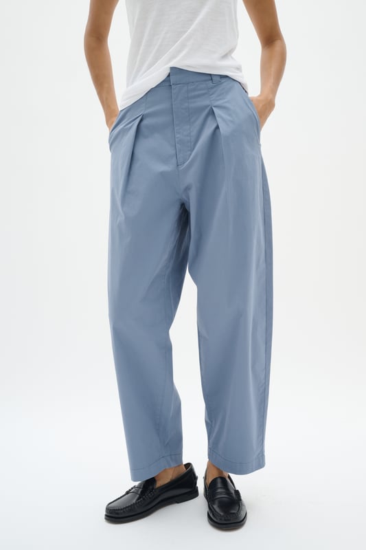 Gerade Passform,Mittlere Taille,Knöchellänge,Curved Leg  30° waschbar, Nicht bleichen, Trocknen im Trockner schonend, Tropnass aufhängen im Schatten, Warm bügeln max. 150° C, Trockenreinigung  97% Baumwolle,3% Elasthan