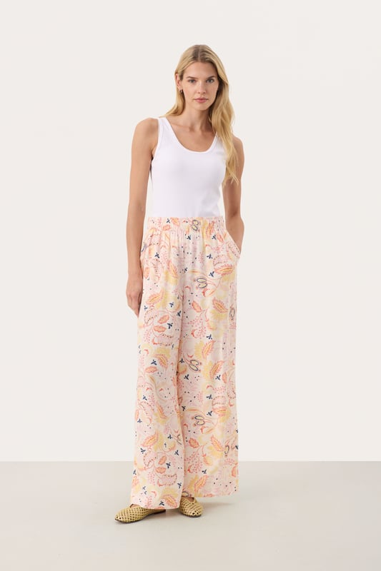 Easy fit,Comfort Taile,Lang,Weite leg  Schonwäsche 30°, Nicht bleichen, Nicht im Trockner trocknen, Tropnass aufhängen im Schatten, Kalt bügeln max. 110° C, Trockenreinigung  100% Viskose (LENZING™ ECOVERO™)