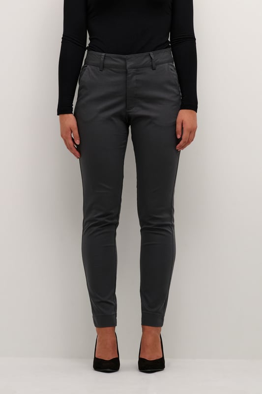 Regular fit,Regular taille,Enkel lengte,Slim  Fijne was 30°, niet bleken, niet in de droger drogen, Druipnat ophangen in de schaduw, koud strijken max. 110° C, Droogreiniging  38% Polyester,30% Katoen,30% Viscose,2% Elastaan