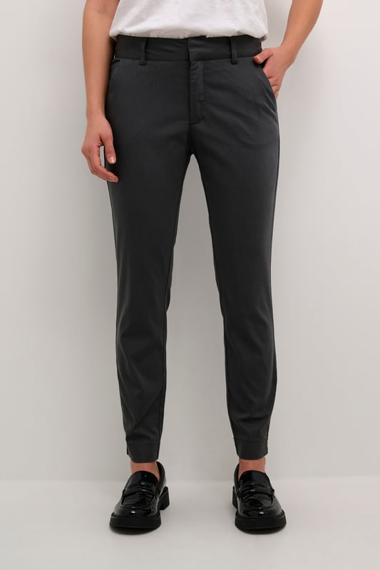 Regular fit,Regular taille,Enkel lengte,Slim  Fijne was 30°, niet bleken, niet in de droger drogen, Druipnat ophangen in de schaduw, koud strijken max. 110° C, Droogreiniging  38% Polyester,30% Katoen,30% Viscose,2% Elastaan
