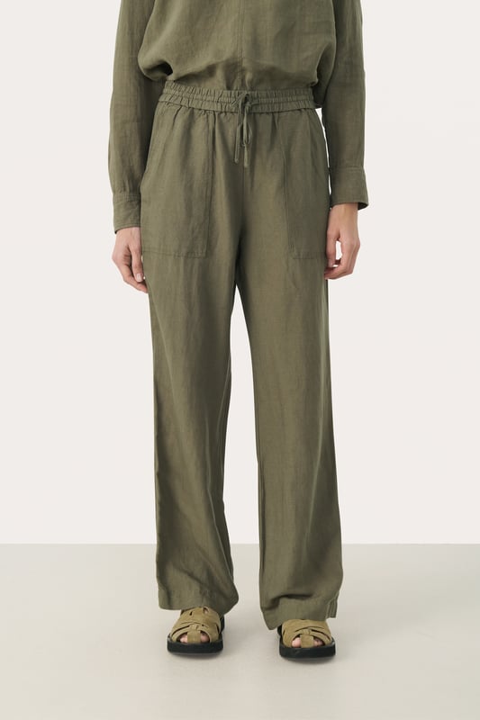 Casual fit,Regular taille,Lange lengte,Straight  Fijne was 30°, niet bleken, niet in de droger drogen, Druipnat ophangen in de schaduw, koud strijken max. 110° C, Droogreiniging  50% Linnen,50% Viscose (LENZING™ ECOVERO™)