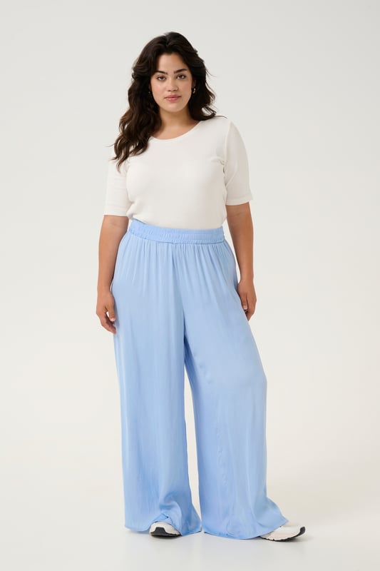Loose fit,Elastische Taille,Lang,Weite leg  30° waschbar, Nicht bleichen, Nicht im Trockner trocknen, Tropnass aufhängen im Schatten, Warm bügeln max. 150° C, Trockenreinigung  100% Polyester