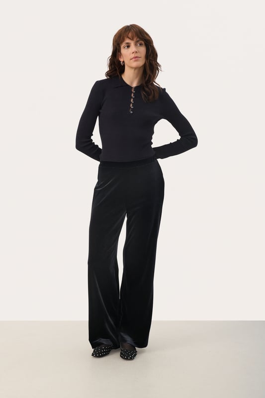 Slim fit,Regular taille,Lange lengte,Straight  Fijne was 30°, niet bleken, niet in de droger drogen, Liggend laten drogen., koud strijken max. 110° C, Droogreiniging  60% Polyester,35% Polyester (Gerecycled),5% Elastaan