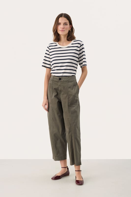 Contemporary fit,Normale Passform,Über Knöchellänge,Tapered  30° waschbar, Nicht bleichen, Nicht im Trockner trocknen, Tropnass aufhängen im Schatten, Warm bügeln max. 150° C, Professionelle Reinigung.  98% Baumwolle,2% Elasthan