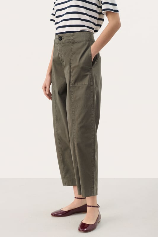Contemporary fit,Normale Passform,Über Knöchellänge,Tapered  30° waschbar, Nicht bleichen, Nicht im Trockner trocknen, Tropnass aufhängen im Schatten, Warm bügeln max. 150° C, Professionelle Reinigung.  98% Baumwolle,2% Elasthan
