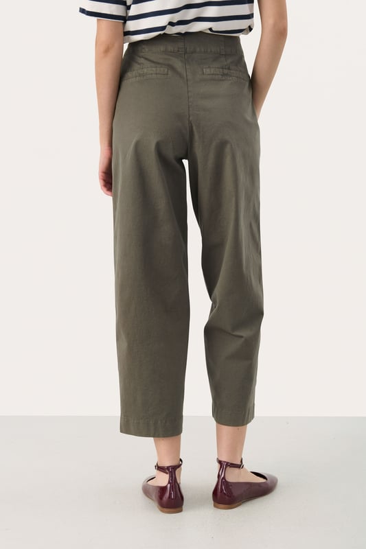 Contemporary fit,Normale Passform,Über Knöchellänge,Tapered  30° waschbar, Nicht bleichen, Nicht im Trockner trocknen, Tropnass aufhängen im Schatten, Warm bügeln max. 150° C, Professionelle Reinigung.  98% Baumwolle,2% Elasthan