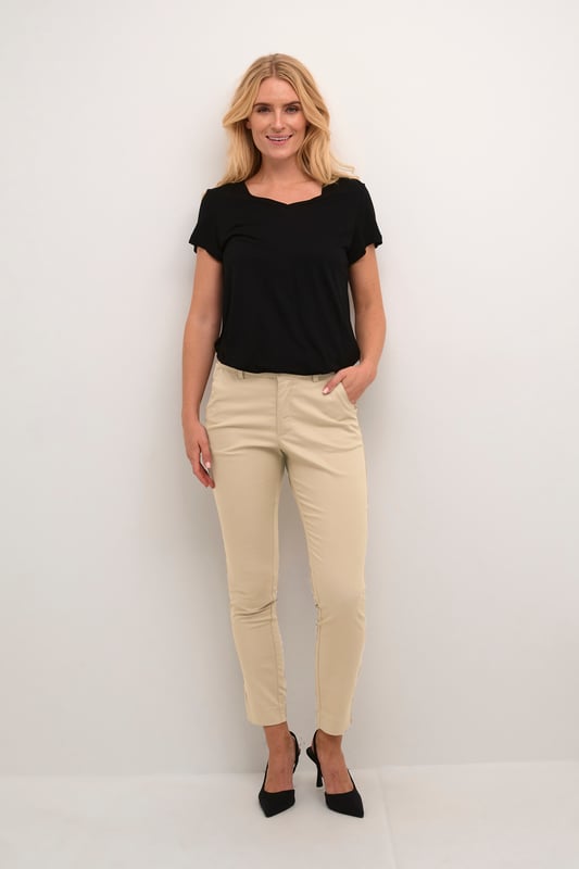 Regular fit,Regular taille,Enkel lengte,Slim  Fijne was 30°, niet bleken, niet in de droger drogen, Druipnat ophangen in de schaduw, koud strijken max. 110° C, Droogreiniging  38% Polyester,30% Katoen,30% Viscose,2% Elastaan