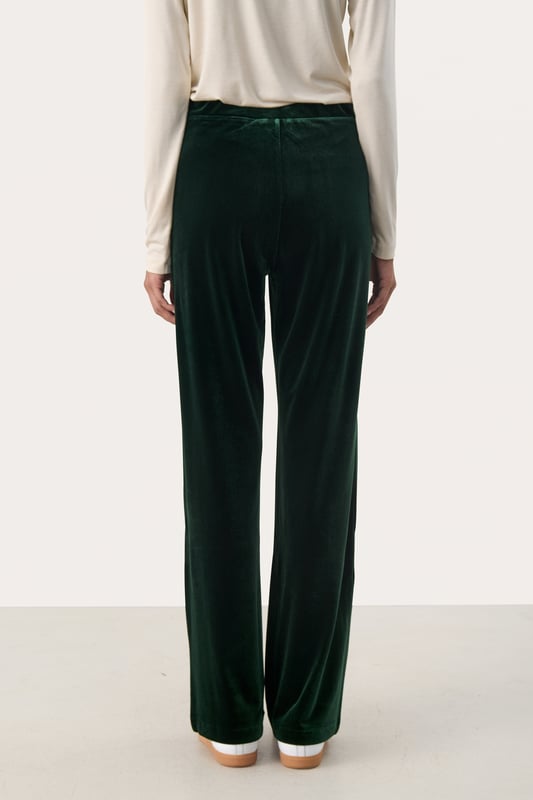 Slim fit,Regular taille,Lange lengte,Straight  Fijne was 30°, niet bleken, niet in de droger drogen, Liggend laten drogen., koud strijken max. 110° C, Droogreiniging  60% Polyester,35% Polyester (Gerecycled),5% Elastaan