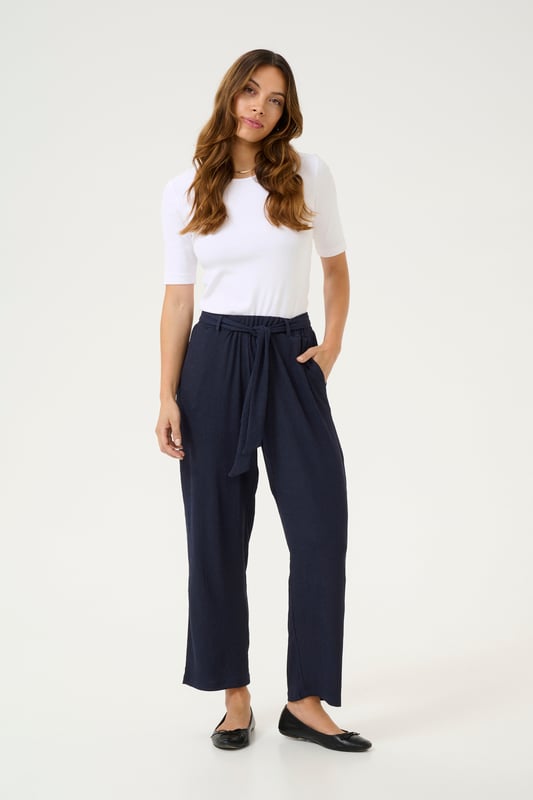 Loose fit,Cropped lengte,Straight  Fijne was 30°, niet bleken, niet in de droger drogen, Druipnat ophangen in de schaduw, koud strijken max. 110° C, Niet droog reinigen  98% Polyester,2% Elastaan