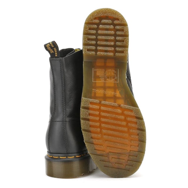 The Pascal Virginia ankle boot has a full smooth leather upper in a revamped matte black finish and exposed stitching compliment these boots. Pascal is made with Virginia, a soft, fine grained Nappa leather.