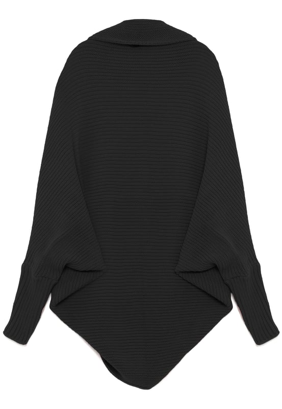 Dieser Damen-Cardigan mit Fledermausärmeln von Felix Hardy vereint mühelos Stil und Komfort. Aus einer Wollmischung gefertigt, bietet der Cardigan Wärme und ein leichtes Gefühl. Das Fledermausärmel-Design verleiht ihm einen modernen Touch und sorgt für eine entspannte Passform, die den ganzen Tag über Bewegungsfreiheit bietet. Die klaren Linien und sorgfältig verarbeiteten Bündchen und der Saum tragen zu einem gepflegten und stilvollen Erscheinungsbild bei.  In verschiedenen Farben erhältlich, lässt sich dieser vielseitige Cardigan leicht mit unterschiedlichen Kleidungsstücken kombinieren, von lässigen Jeans und Leggings bis hin zu formelleren Kleidern. Er ist perfekt für eine Vielzahl von Anlässen und ermöglicht es Ihnen, Ihren Stil mühelos auszudrücken.  Um die Qualität dieses Cardigans zu erhalten, wird empfohlen, ihn von Hand zu waschen oder im Schonwaschgang mit warmem Wasser zu waschen. Bei niedriger Temperatur bügeln, den Wäschetrockner vermeiden und Bleichen meiden.  Der Damen-Cardigan mit Fledermausärmeln von Felix Hardy ist ein unverzichtbares Stück, das eine perfekte Mischung aus Komfort und zeitgemäßem Design bietet und ideal für jede Garderobe ist.