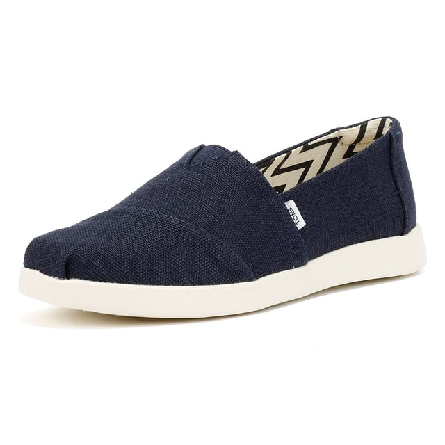 Classic Alpargata reimagined on a higher platform outsole. Featuring a breathable canvas upper made primarily with sustainable jute. Designed for all-day comfort with molded dual-density CloudBound™ foam insoles and a durable outsole made from 40% EVA and 60% rubber for enhanced grip and flexibility.