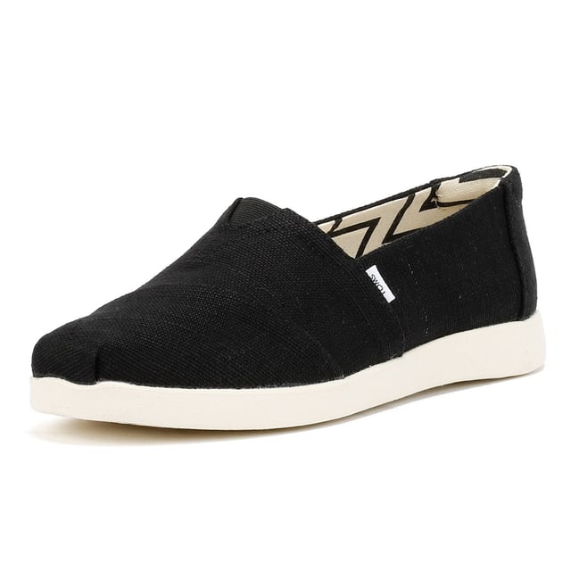 Classic Alpargata reimagined on a higher platform outsole. Featuring a breathable canvas upper made primarily with sustainable jute. Designed for all-day comfort with molded dual-density CloudBound™ foam insoles and a durable outsole made from 40% EVA and 60% rubber for enhanced grip and flexibility.