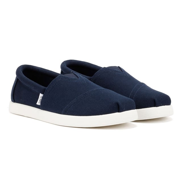 Mit einem Obermaterial aus recycelter Baumwollcanvas sind diese umweltfreundlichen Sneaker-Espadrilles atmungsaktiv und stilbewusst gestaltet. Sie verfügen über herausnehmbare CloudBound™ Schaumstoffeinlagen für ganztägigen Komfort und Halt. Abgerundet wird das Ganze durch eine strapazierfähige Gummilaufsohle für zuverlässige Traktion.