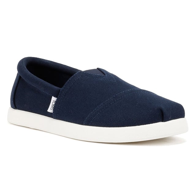 Mit einem Obermaterial aus recycelter Baumwollcanvas sind diese umweltfreundlichen Sneaker-Espadrilles atmungsaktiv und stilbewusst gestaltet. Sie verfügen über herausnehmbare CloudBound™ Schaumstoffeinlagen für ganztägigen Komfort und Halt. Abgerundet wird das Ganze durch eine strapazierfähige Gummilaufsohle für zuverlässige Traktion.