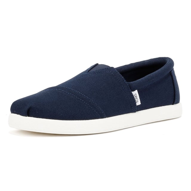 Mit einem Obermaterial aus recycelter Baumwollcanvas sind diese umweltfreundlichen Sneaker-Espadrilles atmungsaktiv und stilbewusst gestaltet. Sie verfügen über herausnehmbare CloudBound™ Schaumstoffeinlagen für ganztägigen Komfort und Halt. Abgerundet wird das Ganze durch eine strapazierfähige Gummilaufsohle für zuverlässige Traktion.