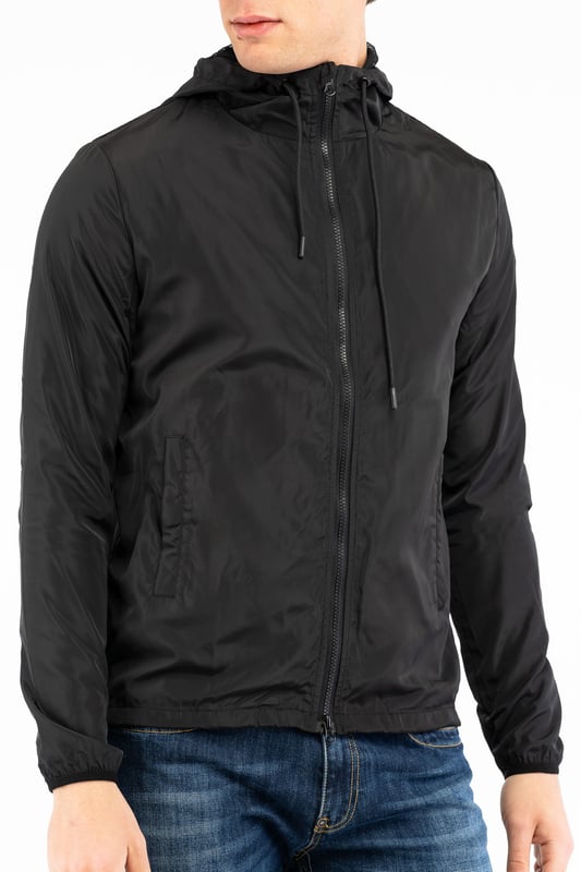 Entdecken Sie die Oberbekleidung von BIKKEMBERGS: die ideale Jacke für alle, die Funktionalität, Komfort und einen Hauch von Biss suchen.