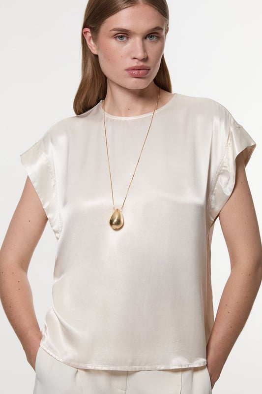 Pearl Detail Drop Necklace