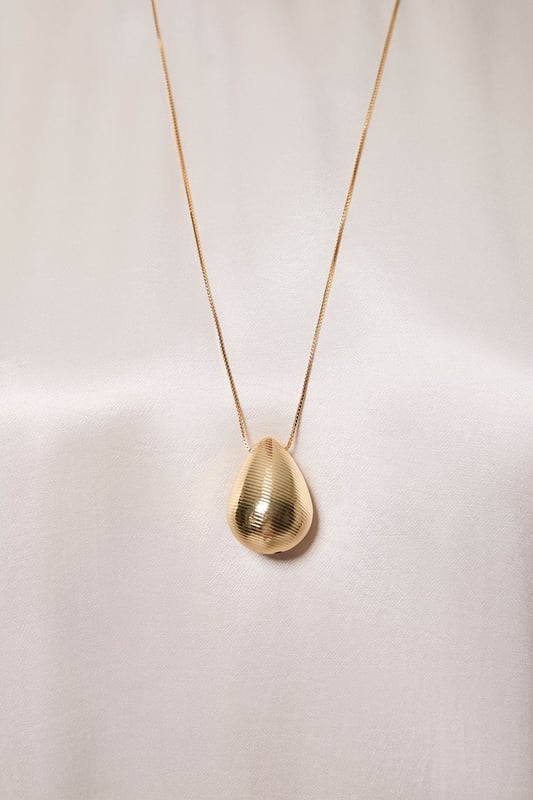 Pearl Detail Drop Necklace