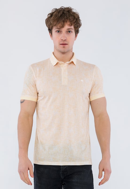 Poloshirt Kurzarm Alejandro Entdecken Sie den Inbegriff modernen Stils mit der Felix Hardy Polo-T-Shirt-Kollektion. Aus hochwertigen Materialien gefertigt, verkörpert jedes Poloshirt eine Mischung aus Raffinesse und Komfort. Diese Hemden, die als Grundnahrungsmittel in der Garderobe stilvoller Individuen konzipiert sind, bestehen aus hochwertiger Baumwolle und anderen natürlichen Stoffen und sorgen für ganztägigen Komfort. Elegante Details und akribische Handwerkskunst spiegeln Felix Hardys Engagement für Handwerkskunst und Design wider. Geeignet sowohl für den Alltag als auch für besondere Anlässe, verbinden diese Poloshirts mühelos Stil und Komfort. Die Felix Hardy Polo-T-Shirt-Kollektion bietet Optionen, die den Geschmack und die Vorlieben jedes Einzelnen widerspiegeln und seinen einzigartigen Stil zum Ausdruck bringen.