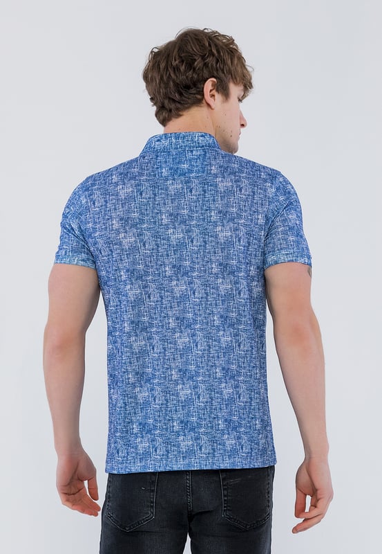Entdecken Sie den Inbegriff modernen Stils mit der Felix Hardy Polo-T-Shirt-Kollektion. Aus hochwertigen Materialien gefertigt, verkörpert jedes Poloshirt eine Mischung aus Raffinesse und Komfort. Diese Hemden, die als Grundnahrungsmittel in der Garderobe stilvoller Individuen konzipiert sind, bestehen aus hochwertiger Baumwolle und anderen natürlichen Stoffen und sorgen für ganztägigen Komfort. Elegante Details und akribische Handwerkskunst spiegeln Felix Hardys Engagement für Handwerkskunst und Design wider. Geeignet sowohl für den Alltag als auch für besondere Anlässe, verbinden diese Poloshirts mühelos Stil und Komfort. Die Felix Hardy Polo-T-Shirt-Kollektion bietet Optionen, die den Geschmack und die Vorlieben jedes Einzelnen widerspiegeln und seinen einzigartigen Stil zum Ausdruck bringen.