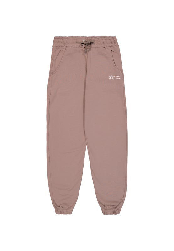 Nuestro pantalón de chándal Regular Jogger está confeccionado en felpa cepillada para ofrecer una sensación suave y cómoda. Los pantalones cortos tienen un corte regular y cuentan con un bordado de poliéster reciclado en la pernera.