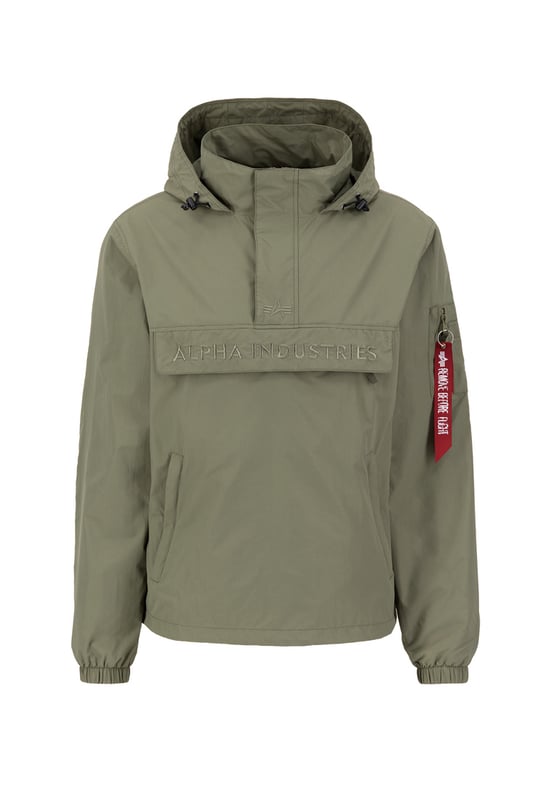 Embroidery Logo Anorak El anorak Embroidery Logo de ALPHA INDUSTRIES es el compañero perfecto para la temporada de entretiempo. El anorak, de corte regular, está ligeramente acolchado y ofrece así una agradable sensación al llevarlo. Los bolsillos laterales proporcionan espacio suficiente para los objetos esenciales. El logotipo bordado en el pecho completa el look moderno.