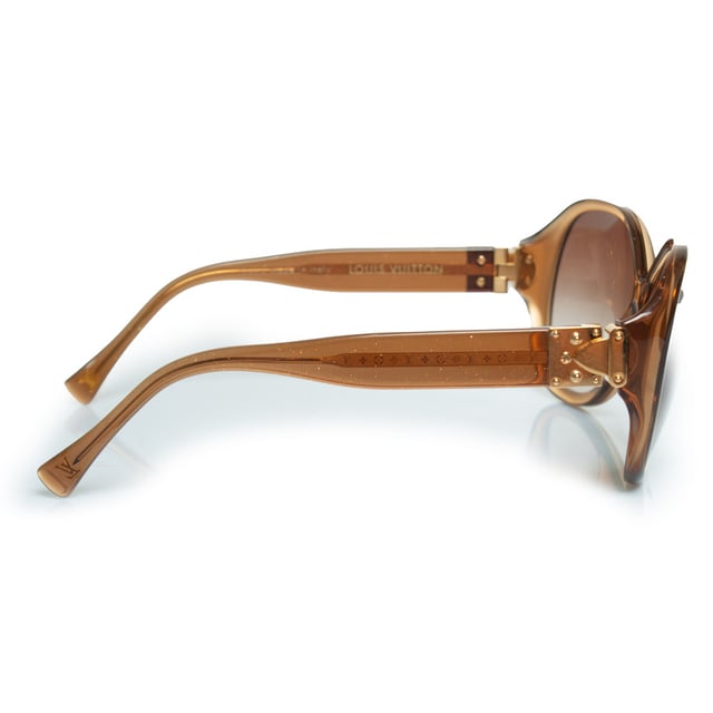 VINTAGE, RRP AS NEW
Louis Vuitton Soupcon oversize glitter sunglasses The item is in very good condition and comes with case box booklets and shopping bag