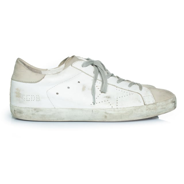 Empfohlener Verkaufspreis
Golden Goose Deluxe Superstar Sneaker in Weiß. Der Artikel ist in gutem Zustand.