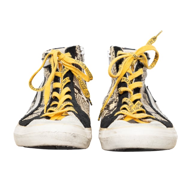 Empfohlener Verkaufspreis
Golden Goose High Top Sneaker mit Used-Look, bedrucktem Schlangenleder und gelber Schnürung mit Markenemblem für einen mutigen Streetstyle. Maße: Länge: 762 mm