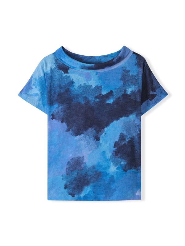 A casual staple with a boat neckline and fold-over collar, this tee’s straight fit and grown-on sleeves make it perfect for relaxed dressing. The slub texture adds visual depth for a versatile, laid-back style.