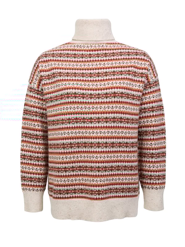 This jumper has been expertly dyed and spun in Europe, it's cut to a neater fit which works so well with the chunky knit. The classic Fair Isle motif plays around the seamless yoke and is mirrored at the hemline for a balanced effect that's right at home with your most loved worn denim.