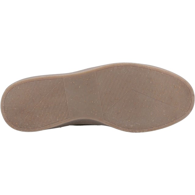 Classic style meets comfort in the Rory, with a suede upper, adjustable lace up fastening and memory foam insole, and a lightweight flexible outsole