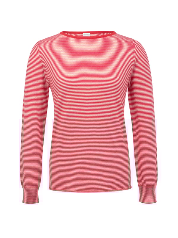 With an elegant boat neckline and neat cut, classic look, this jumper is ideal for everyday wear. Made in Ultrafine Merino wool which helps keep the creases at bay, promote breathability in warmer conditions and generate natural warmth if it's chilly, this jumper provides versatile appeal for all seasons. With an elegant drape, this is perfect for layering over a shirt collar or can be simply styles on it's own as the soft yarns will feel beautifully gentle against your skin.